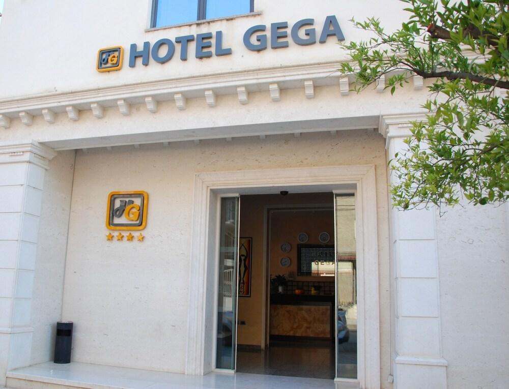 Hotel Gega Berat Esterno foto